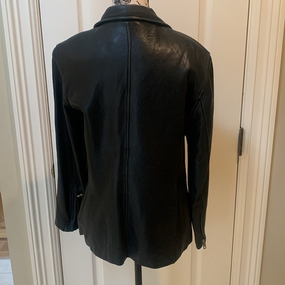 Andrew Marc women’s vintage leather jacket. Size petite medium. Black - Picture 3 of 12